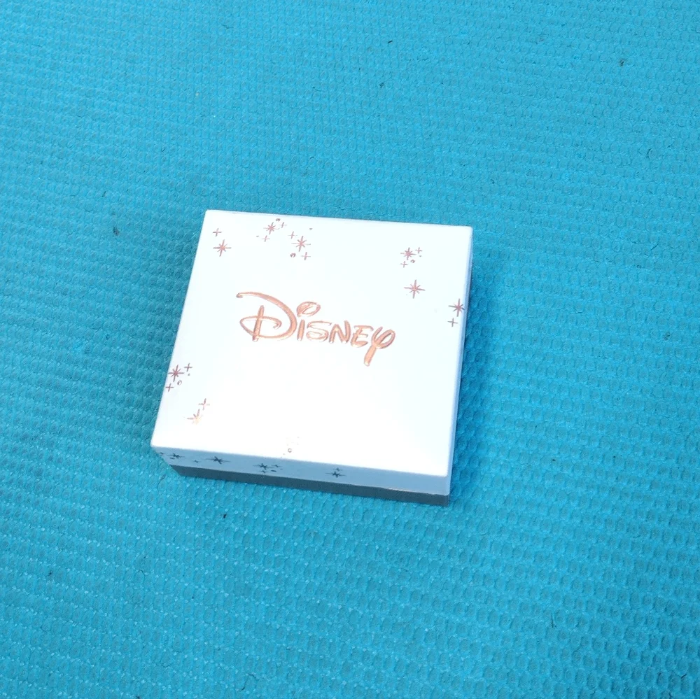 NEW Disney Minnie Mouse Girls Fine Silver Plated Brass Stud Earrings